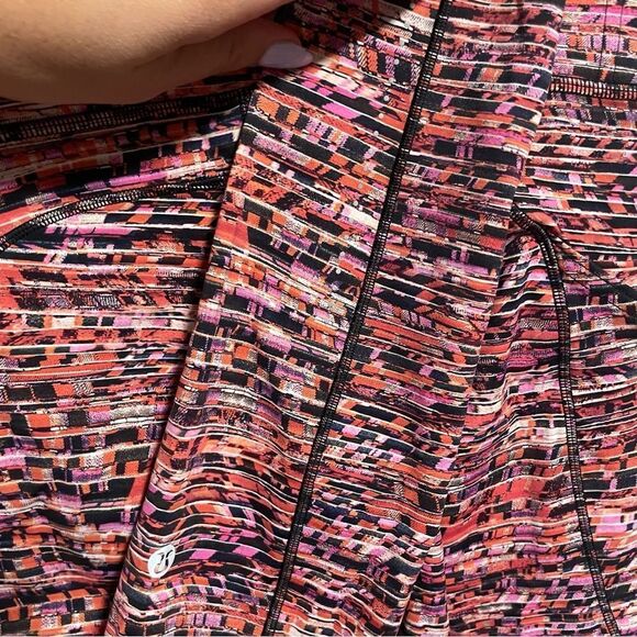 Lululemon Fast and Free Tight II 25" *Nulux Flash Pleat Orange Multi- Size 4 - Picture 5 of 6